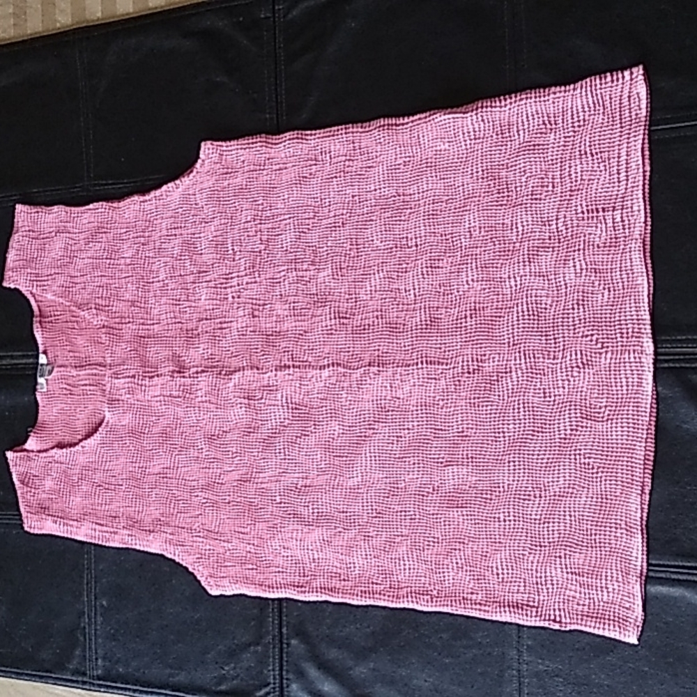 Pink tank top
